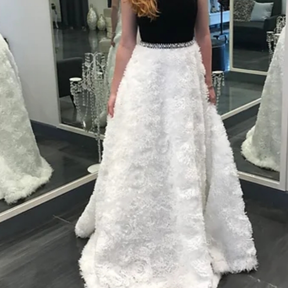 MacDuggal sz18 Show Stopper! Gorgeous Gala Gown! Plus Size. Sz 18 (like 16) - Picture 15 of 16